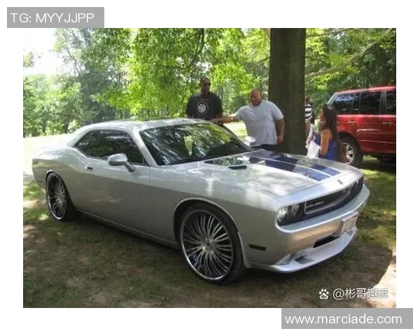 多位足球巨星开宾利登场 哪位球员最爱豪车？